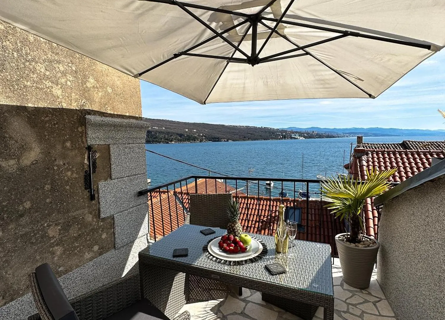 Villa Volos Apartment Karmen With Roof Terrace, Sea View, Free Private Parking Opatija